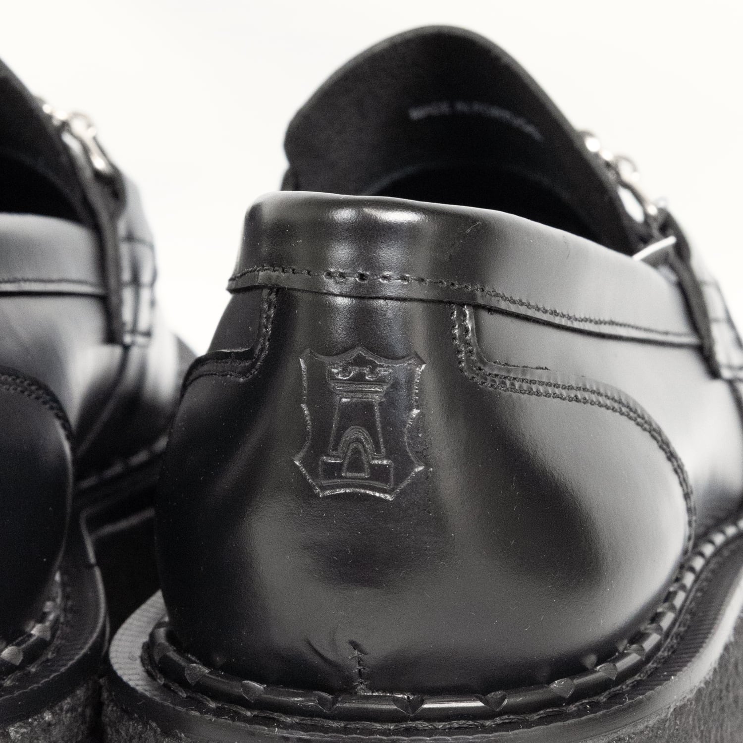 UNEEK BASEMNT - Discover independent style.