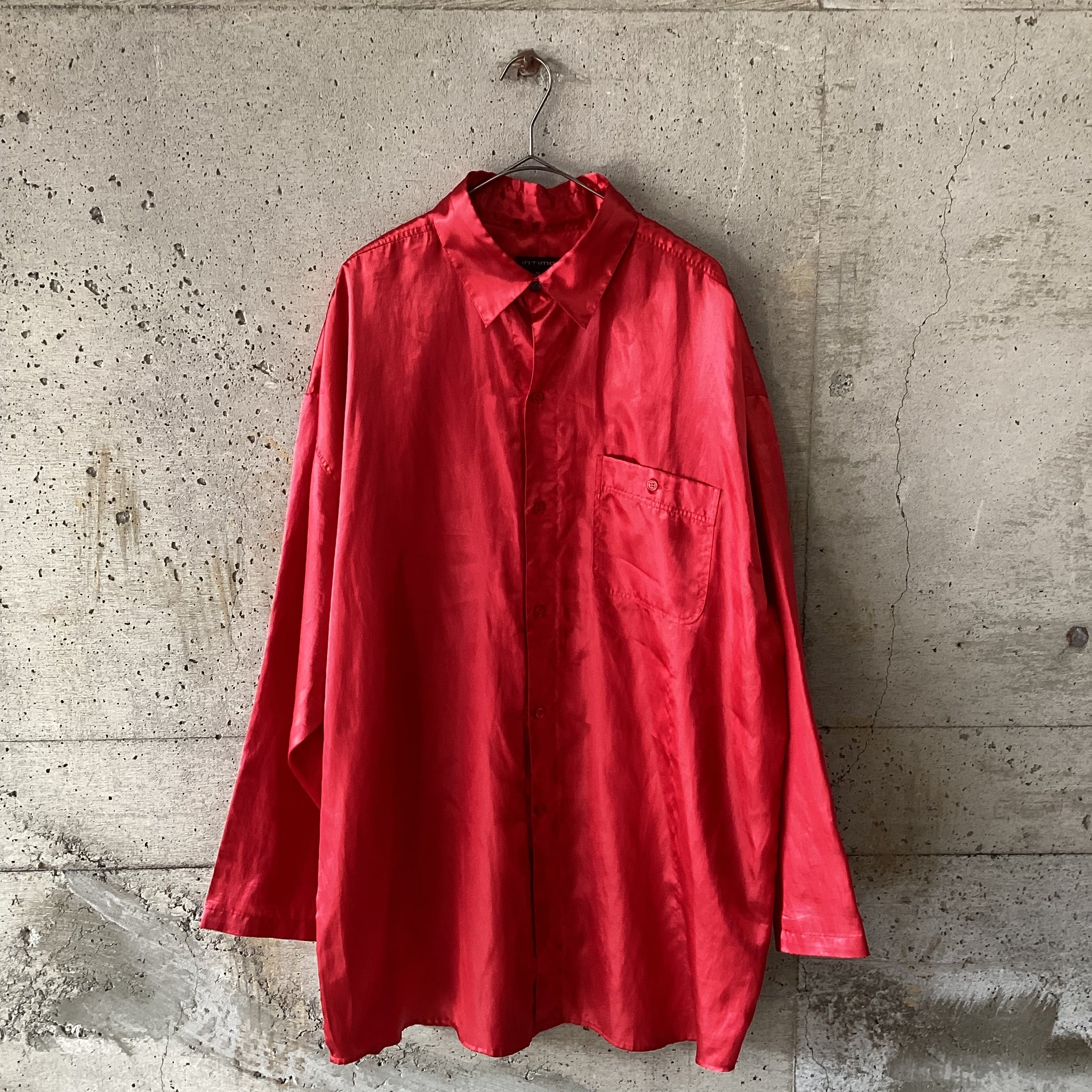 Shiny oversized red shirt