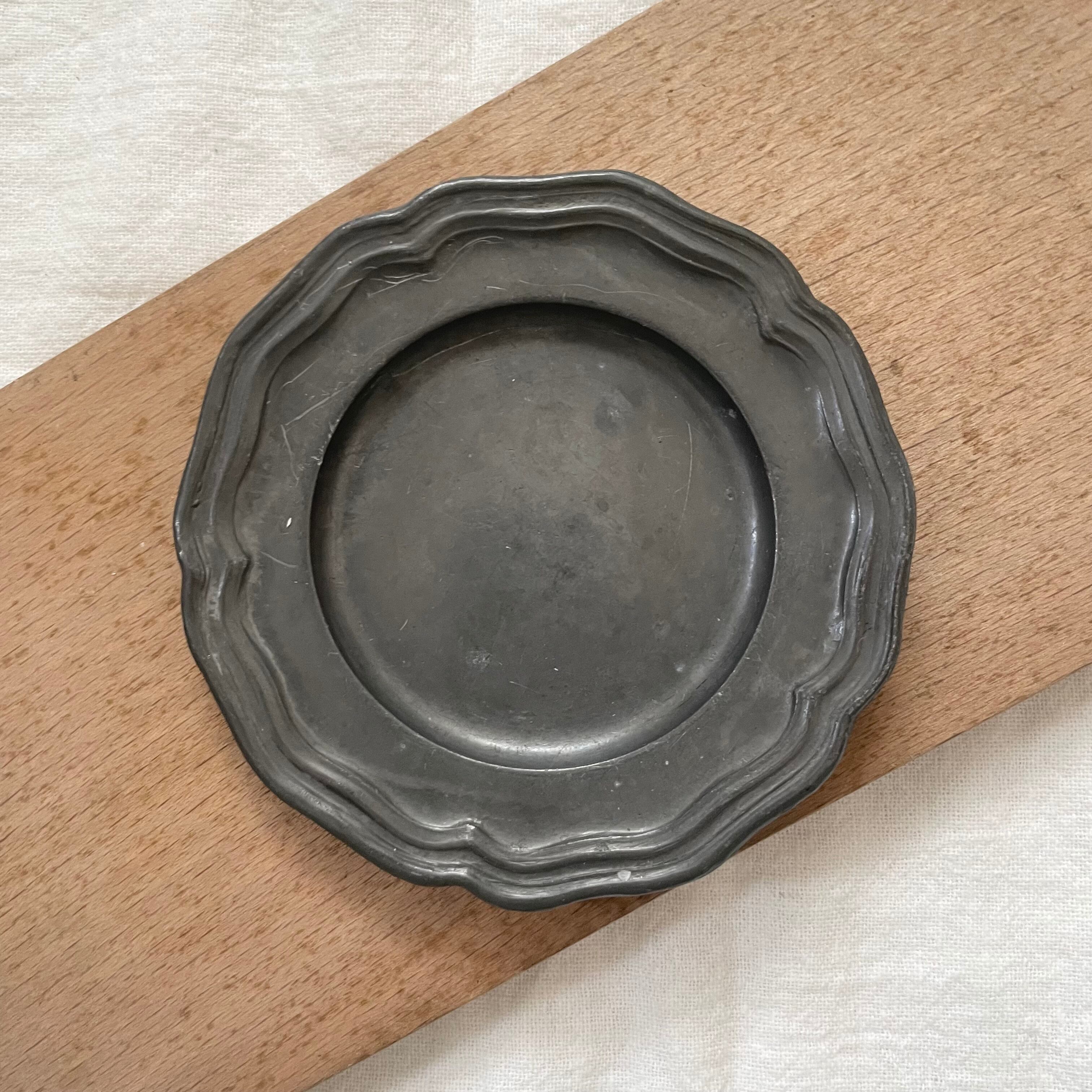 直径10.5㎝ ピューター花リムプレート