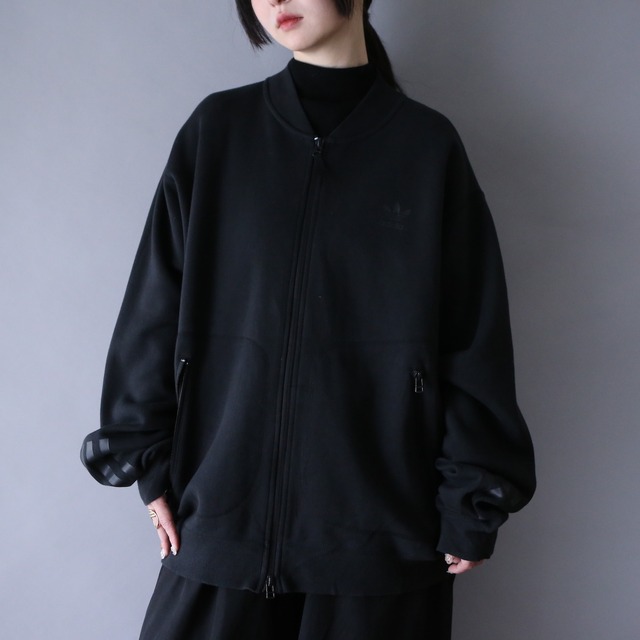 XXXXL super over silhouette stitch work gimmick design sweat parka