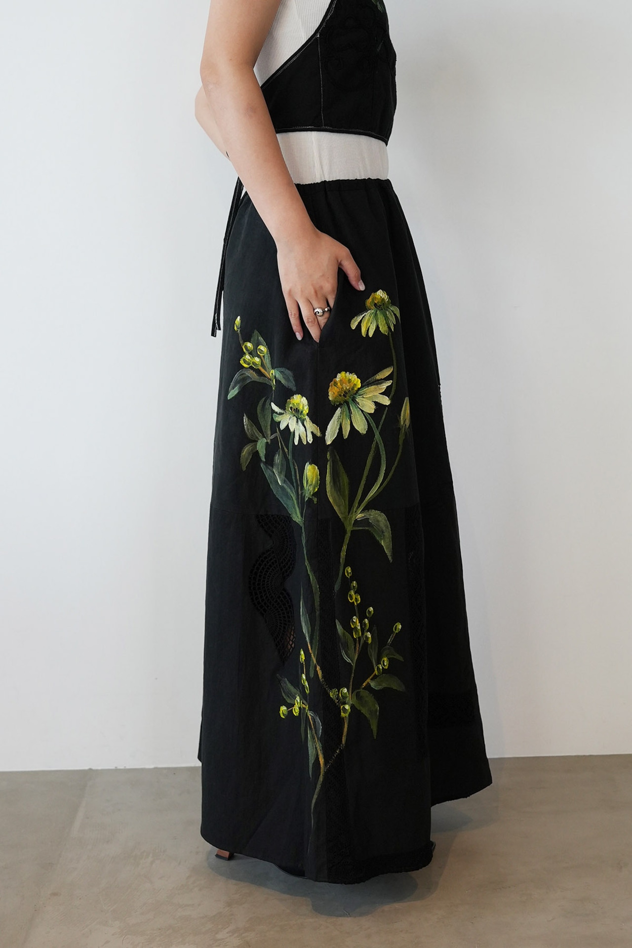 vintage lace skirt side bouquet