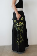vintage lace skirt side bouquet