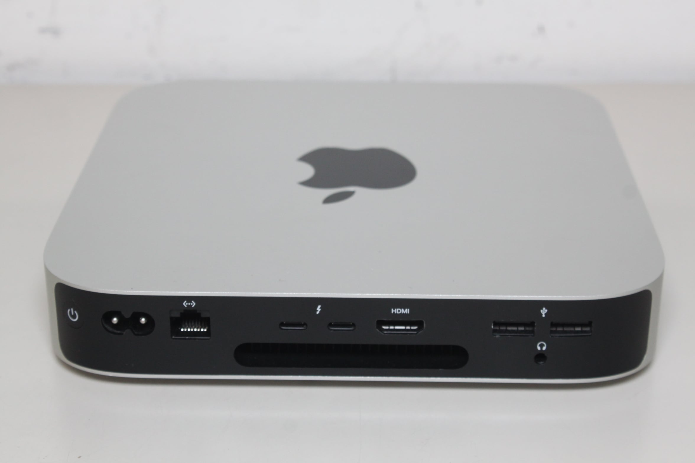 美品 Mac mini 2023 M2 8GB 256GB 物足りない MMFJ3J/A 美品 Mac mini 2023 M2 8GB 256GB 物足りない MMFJ3J/A