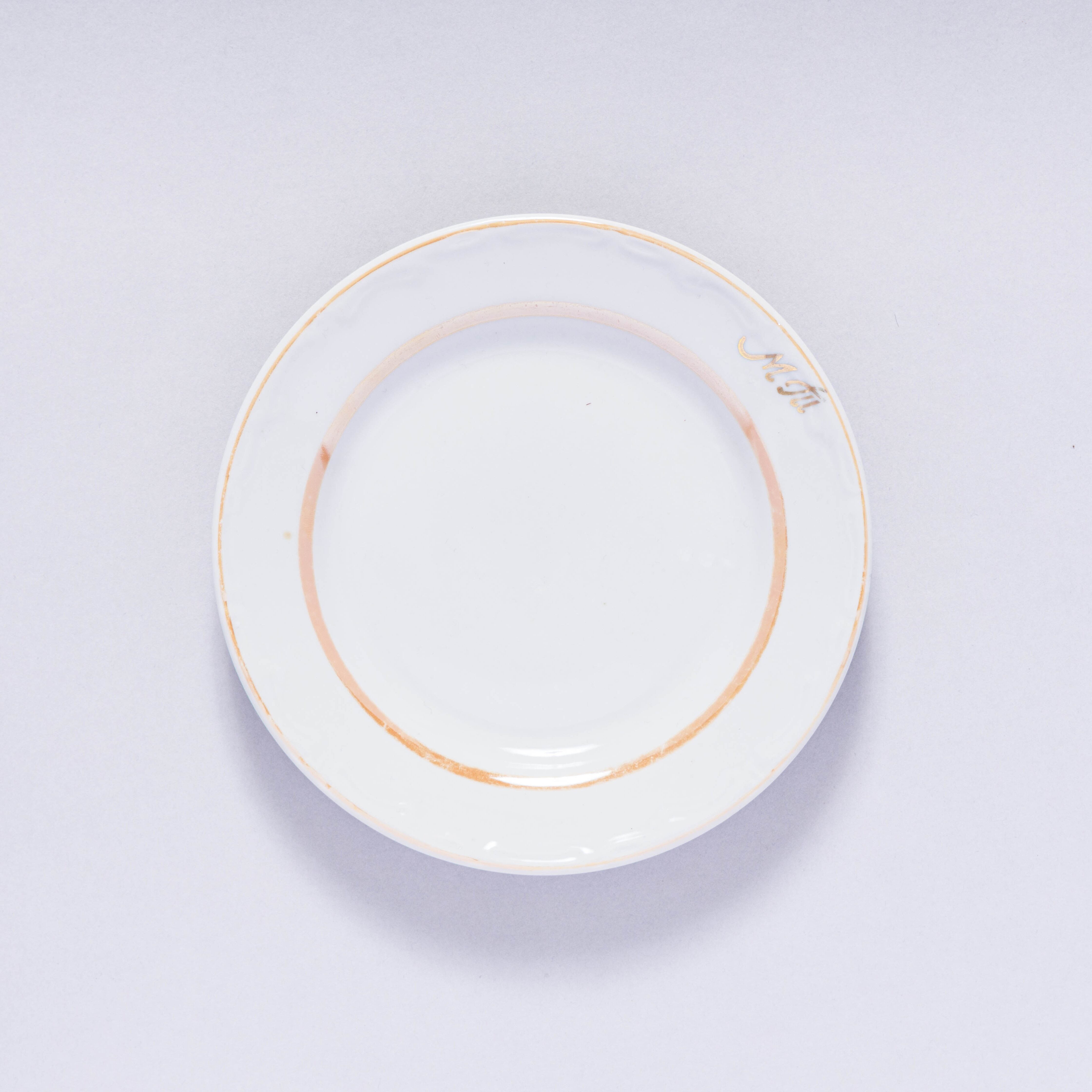 ヴィンテージ皿 クラスヌイ・ファルフォリスト磁器工場 旧ソ連 0004