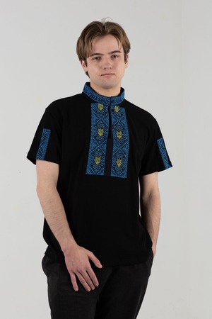 【男女兼用モデル】ウクライナ手刺繍ヴィシヴァンカ　半袖　フリーサイズ