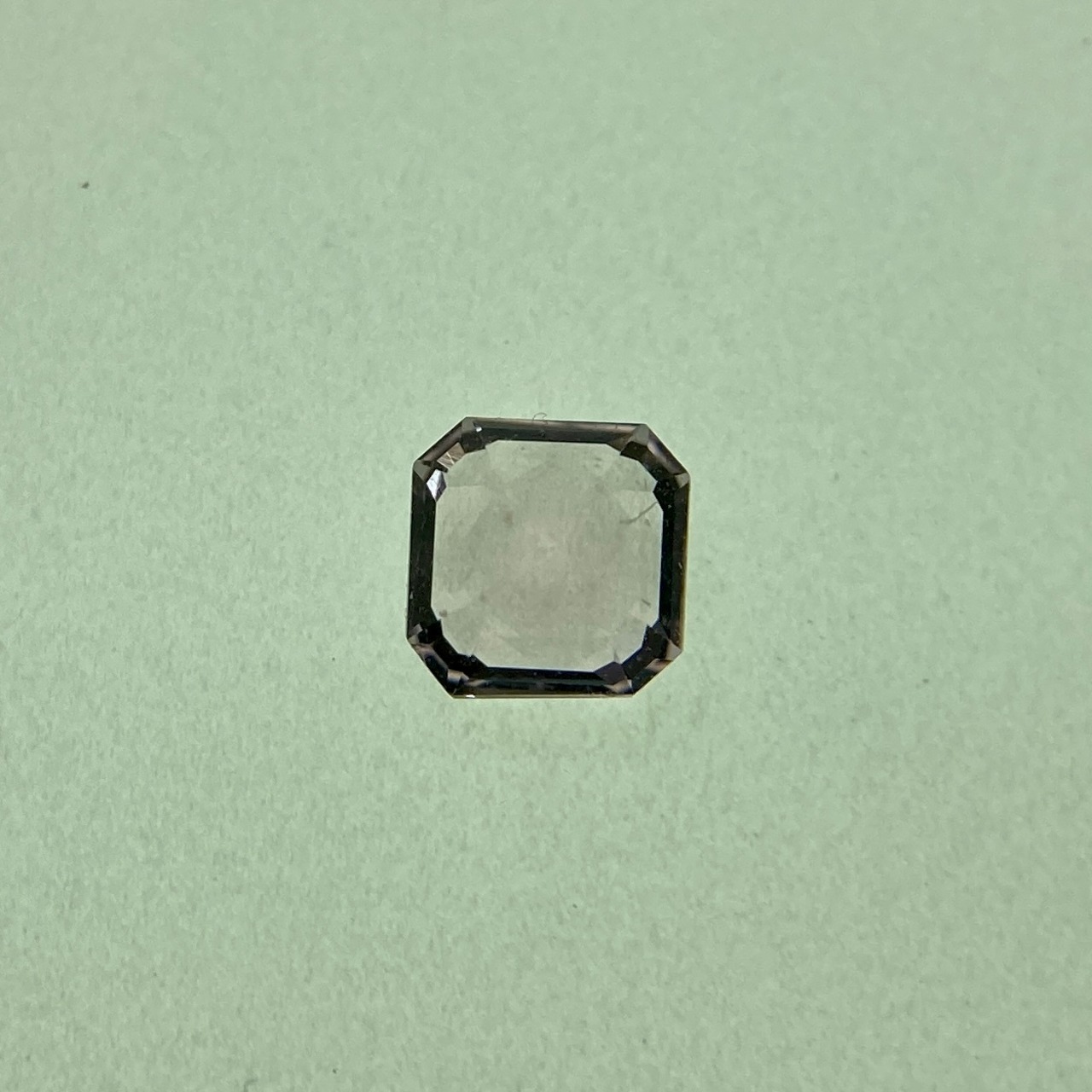 トルマリンの角砂糖  約3.8mm*3.8mm H2.9mm r-0411