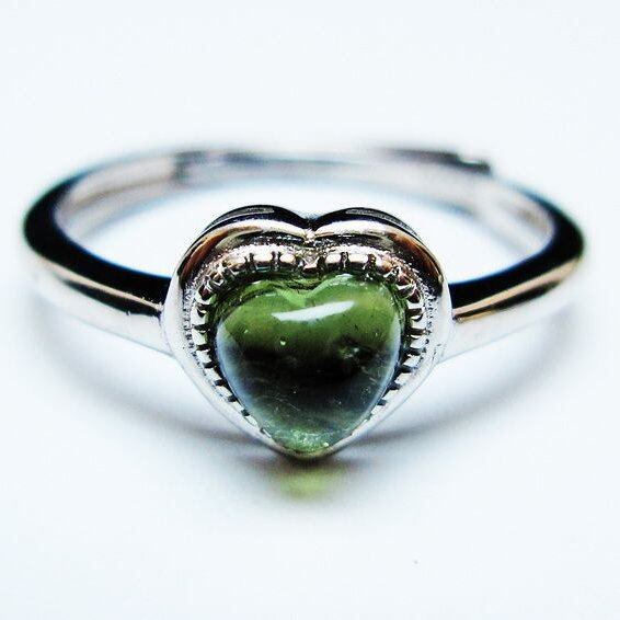 モルダバイト リング モルダウ石 指輪 ハート フリーサイズ 13号 一点物 メール便可 [M便 1/20] 199-577
