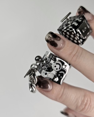 BOLD CUBE. [monotone nico]