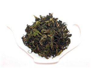 【文山包種】：蘭花の様な香気を持ち、緑茶に近い清々とした甘味が特徴。