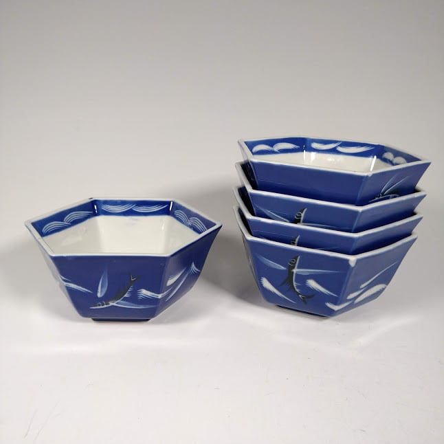 瀬戸焼 六角形 鉢 ボウル 向付 取り鉢 トビウオ 飛魚 海 波 ヘキサゴン