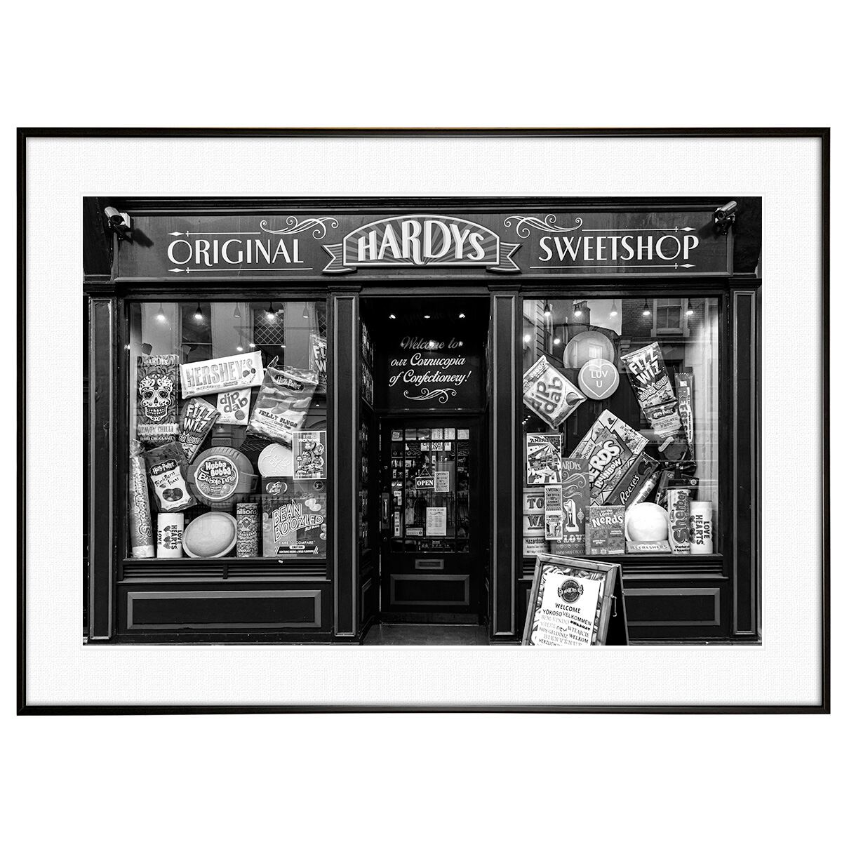 イギリス写真 ロンドン ハーディー・オリジナル・スイートショップ インテリア モノクロアートポスター額装 AS0087