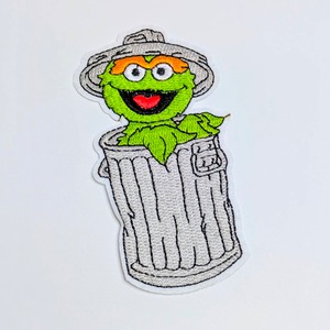 送料無料！ ★刺繍アイロンワッペン★【 Sesame Street ( セサミストリート ) 】 オスカー・ザ・グラウチ〚アメリカン雑貨 アメトイ〛