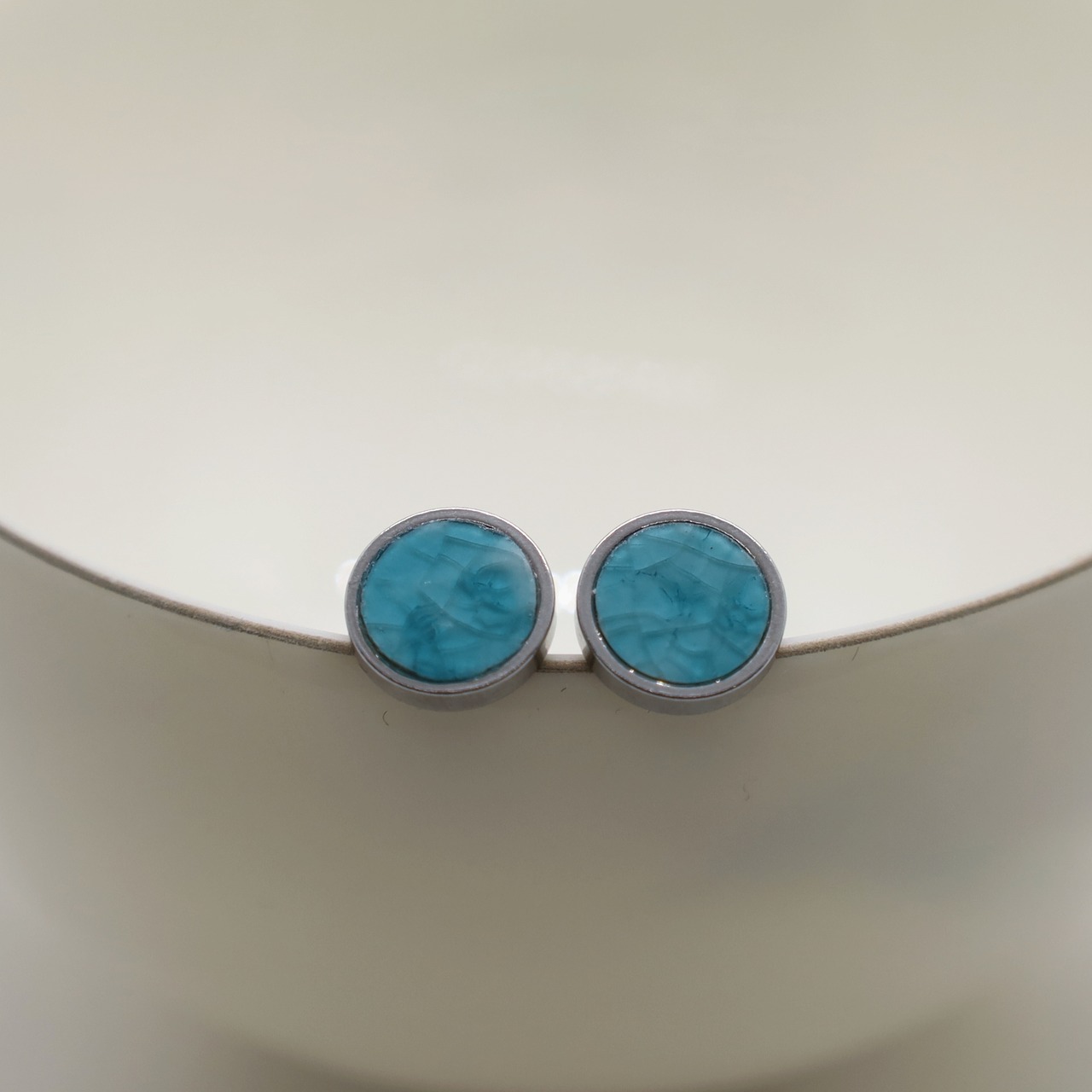 Stud earrings13