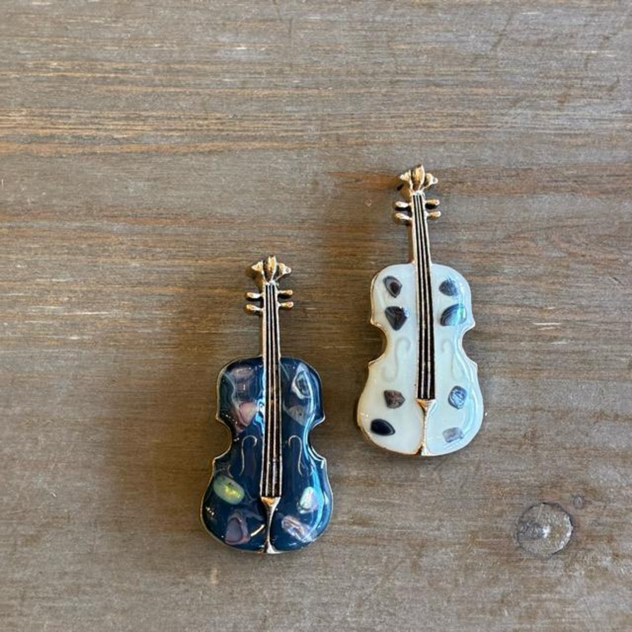 TOPANGA Jewelry art brooch Violin 2color　アートブローチ　バイオリン　全2色　プレゼント　プチギフト　ジャケット　帽子　バッグ　ニット