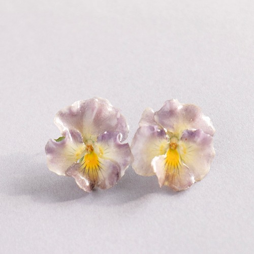 耳元お花畑♡ミニビオラのピアス【イヤリング変更可】purple02