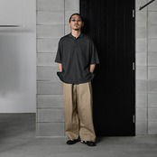 ANACHRONORM(アナクロノーム）UTILITY ANORAK PULLOVER、LEH(レー）Wrap Wide Slacksコーディネート