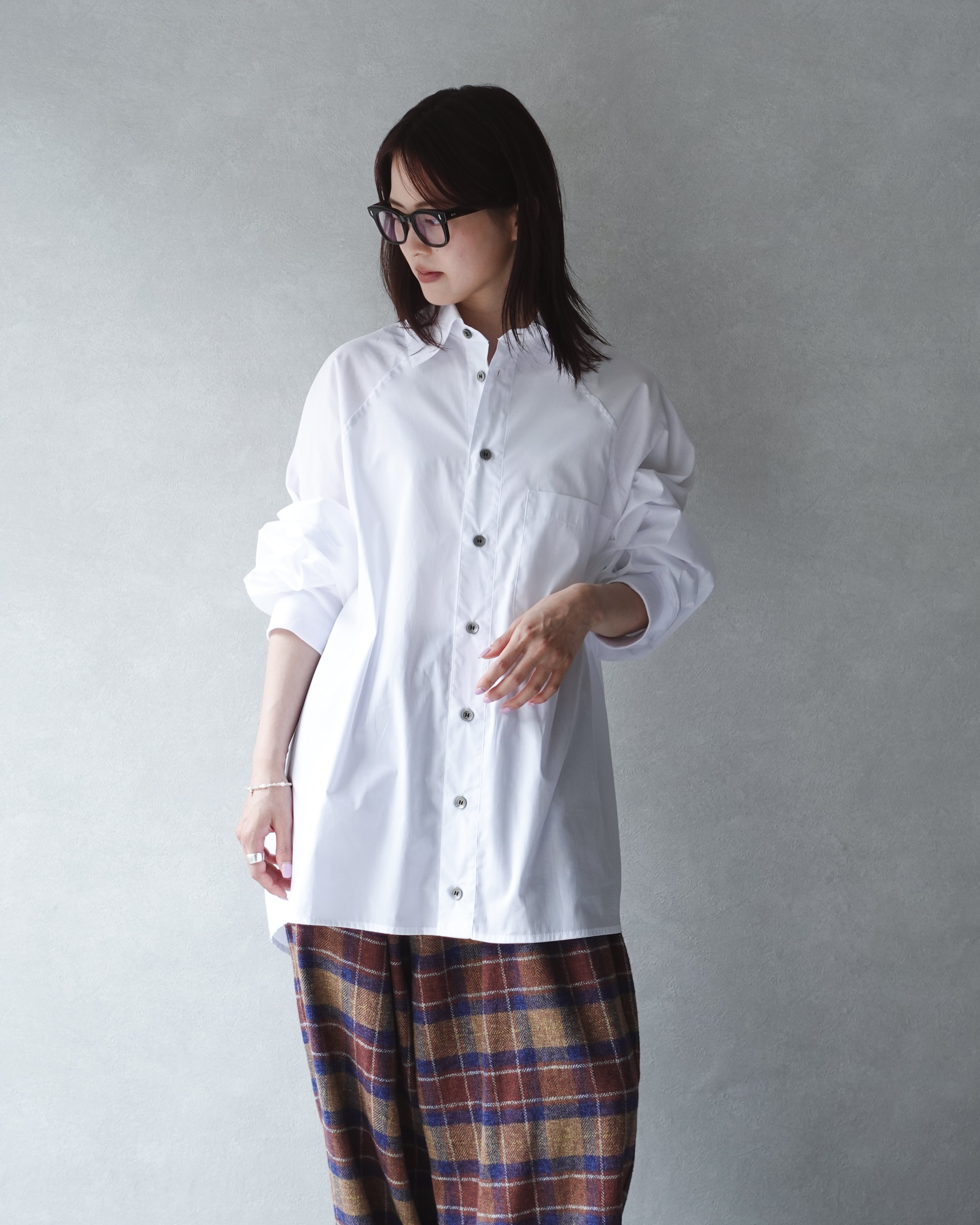 my beautiful landlet POPLIN RAGLAN OVERSIZE RIB SHIRT WHITE | nua
