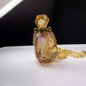3.シトリン多め♪アメトリン・ミニ香水瓶