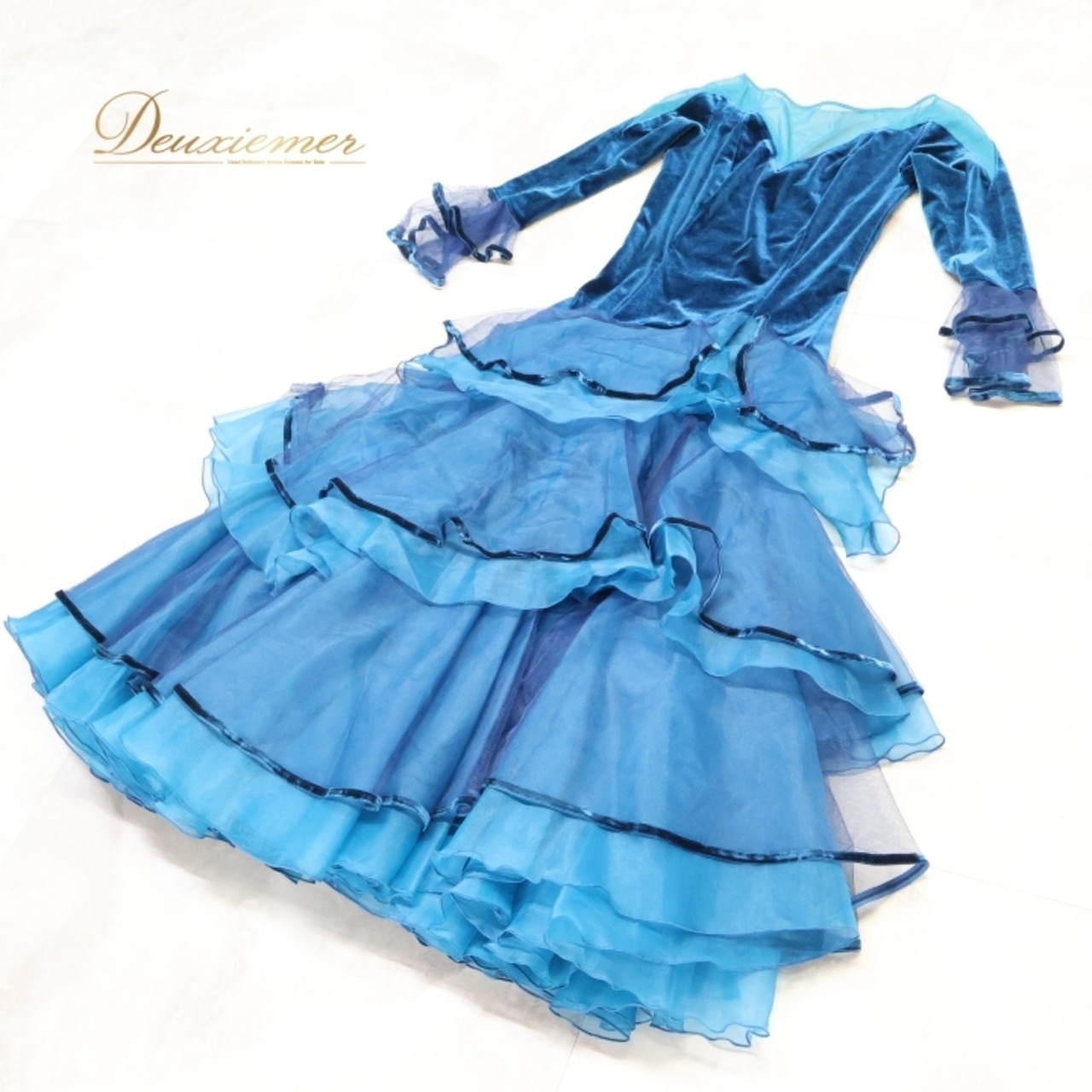 社交ダンス 衣装 チャコット Chacott 日本製 ワンピース ドレス ブルー系 青 ベロア フリル レース パーティ 発表会 上品 綺麗 高級感 フォーマル 発表会用 おしゃれ 女性用 ダンス衣装 かわいい 大人 レディース