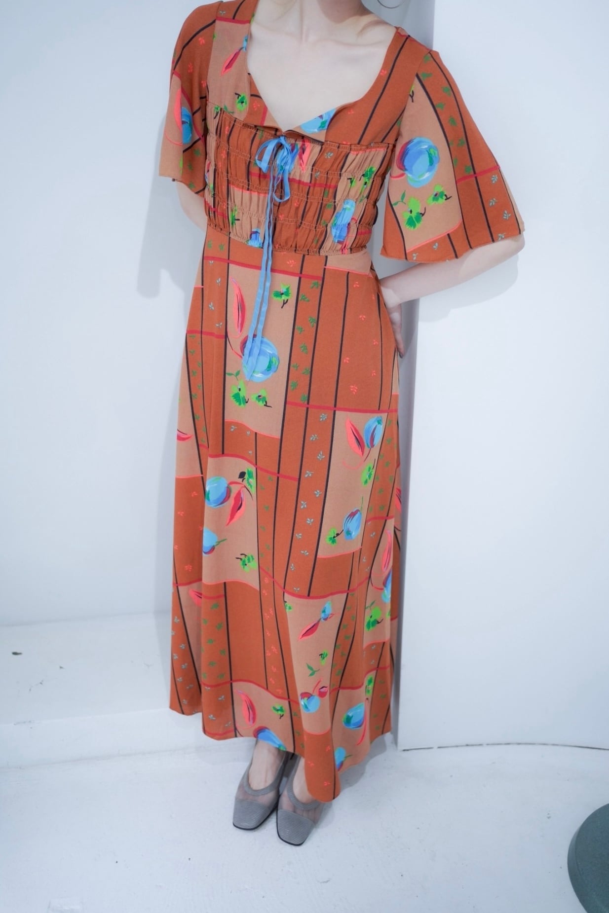 blue ribbon shirring dress