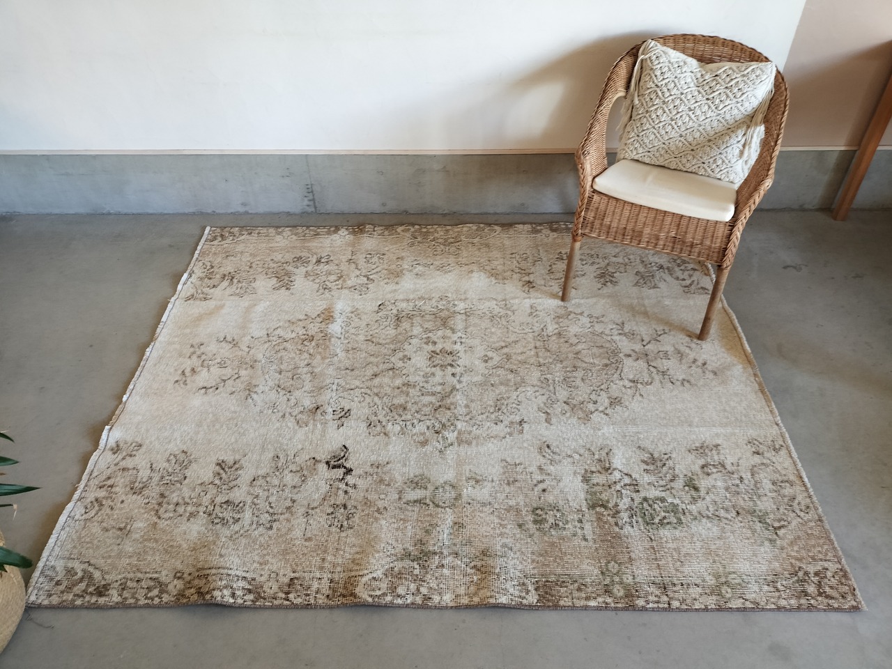 Turkish rug 206✕169cm No.517