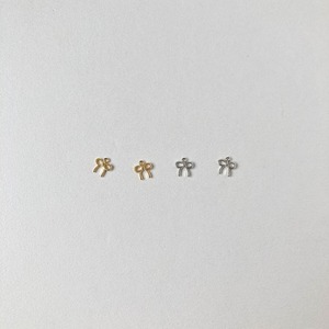 小さなロープリボンのメタルチャーム