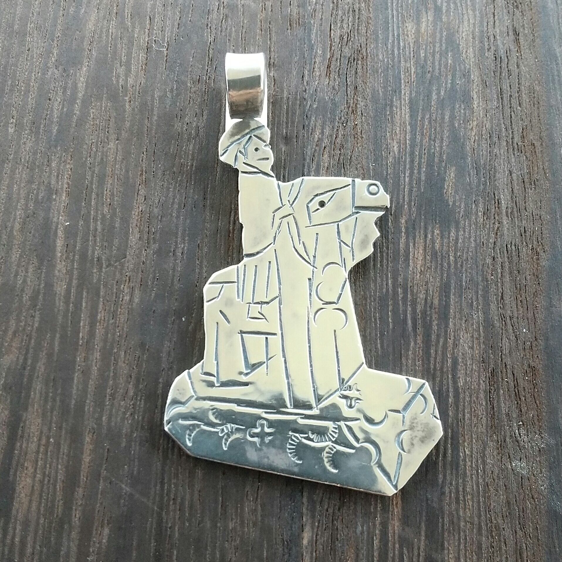 チンチンウンマグァーペンダント