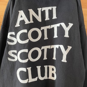 【GILDAN】ワンポイント バックプリント anti scotty scotty club プルオーバー パーカー USA古着