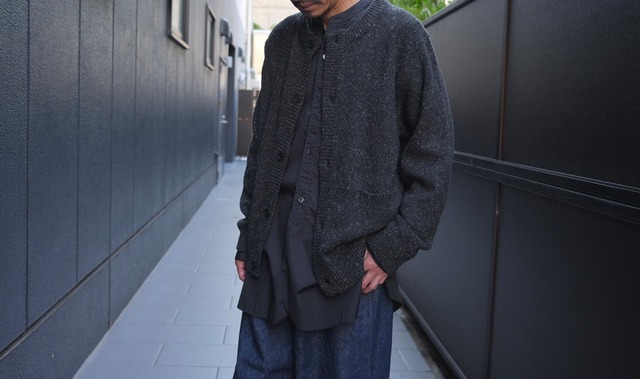 EVAN KINORI(エヴァン キノリ) / Crewneck Cardigan Recycled Cashmere Wool-Charcoal Donegal-