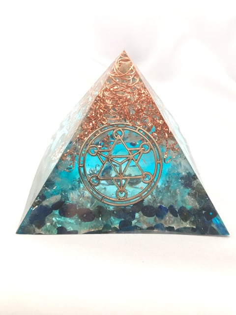 ピラミッド型オルゴナイト【ラピスラズリ＆天然水晶】 | オルゴナイト札幌