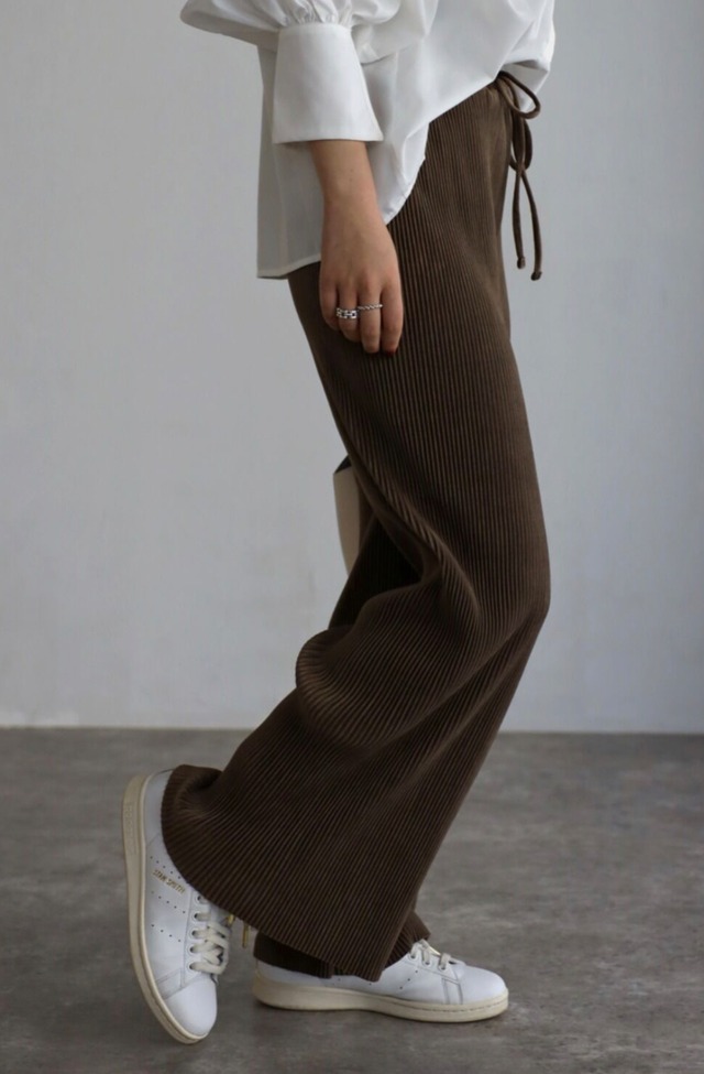 ドロストプリーツパンツ