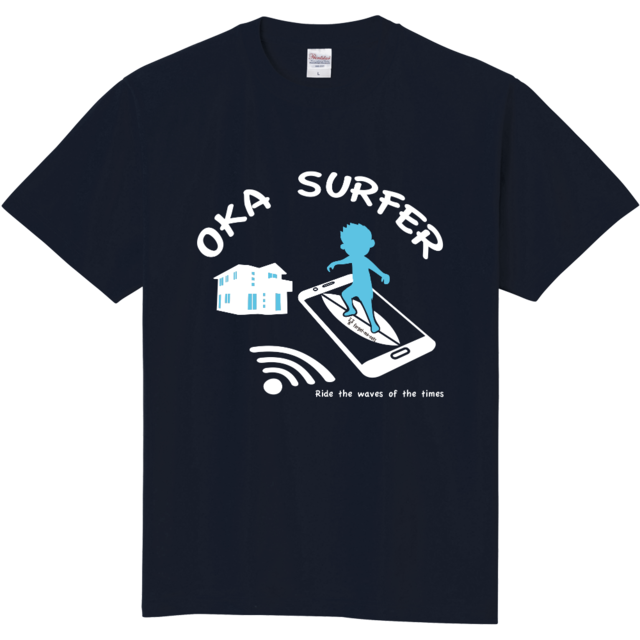 The OKA Surfer Tシャツ