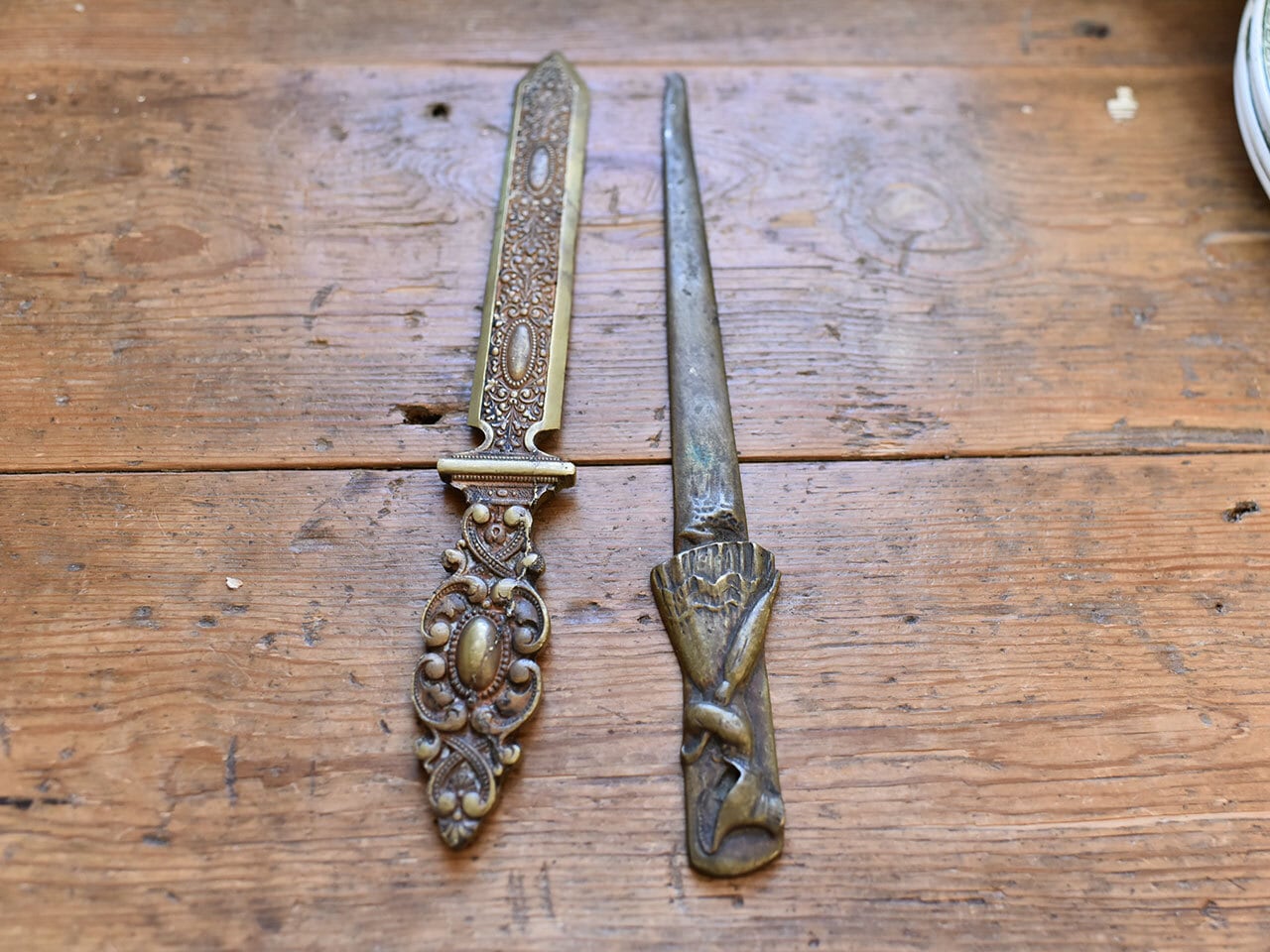 装飾が素敵なペーパーナイフ 真鍮製 フレンチアンティーク