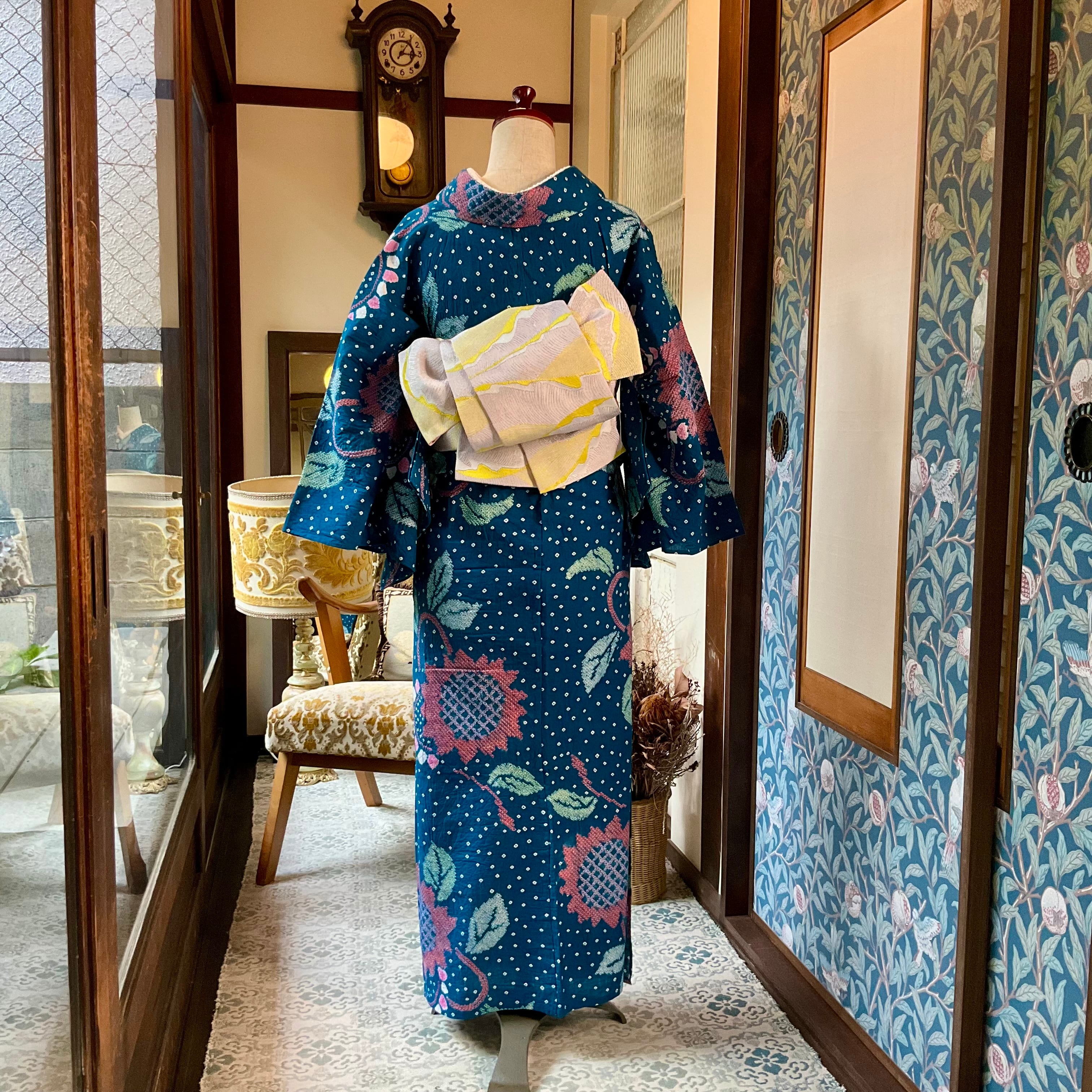 蒼にひまわり＊ひまわり 向日葵 夏の花 ブルーグリーン 緑 ブルー 大人