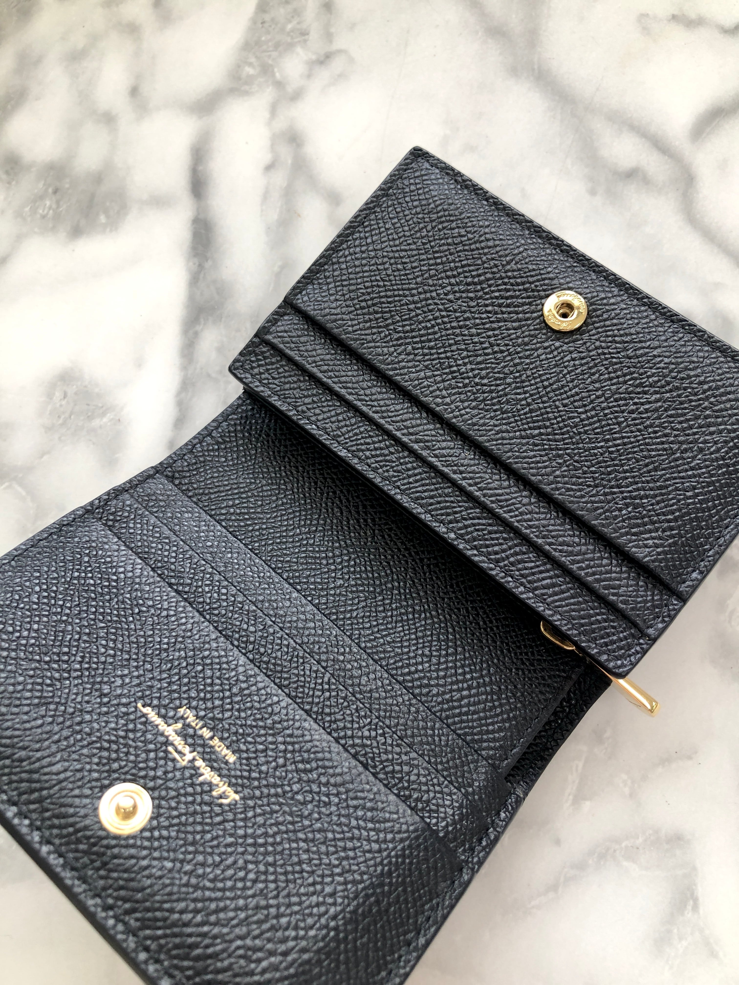 Salvatore Ferragamo サルヴァトーレ フェラガモ ヴァラ 財布 ブラック
