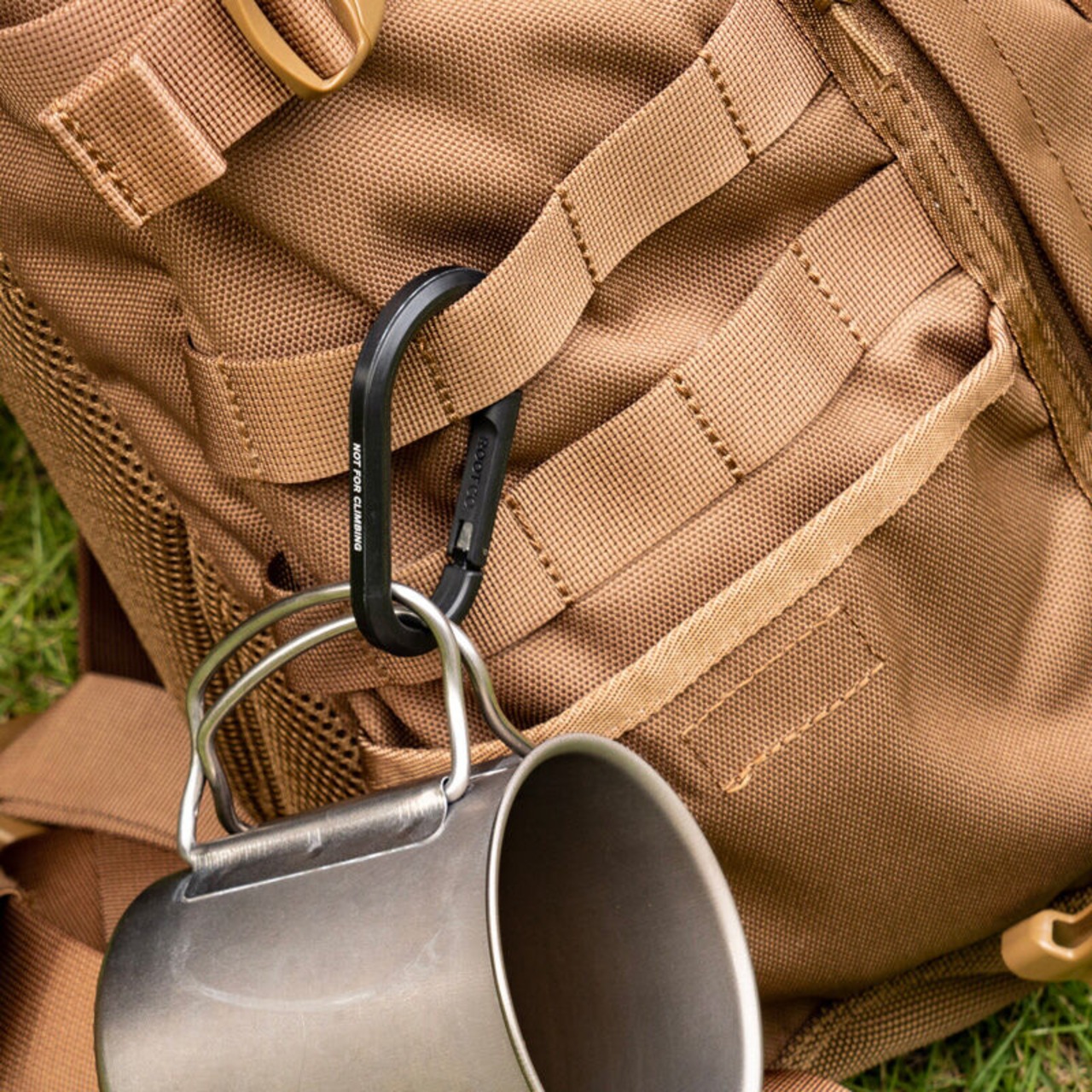 ROOT CO. / TRIAD CARABINER / KHAKI