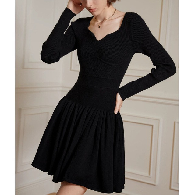 Gather flare slim knit dress　M1774