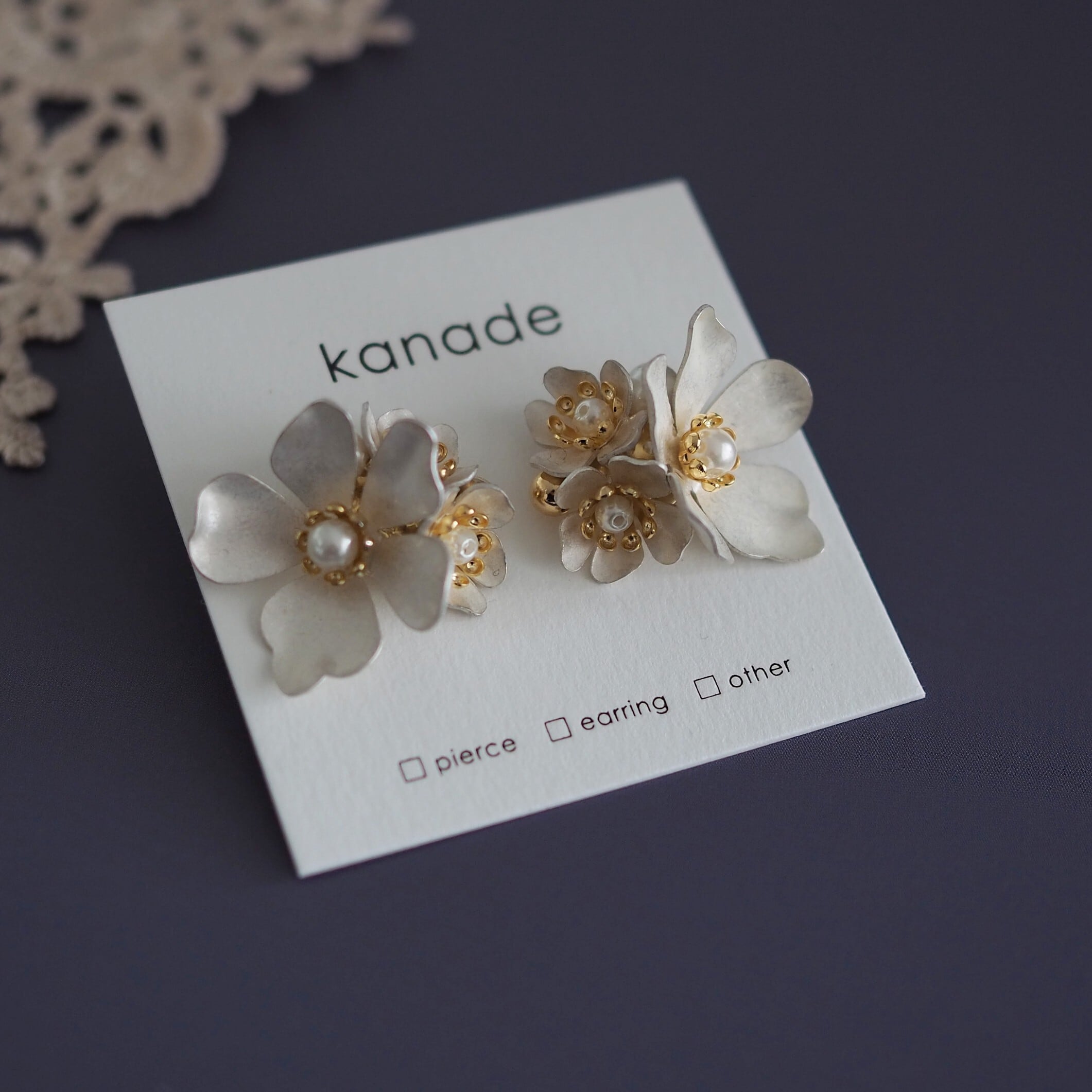 white bouquet ピアス/イヤリング | kanade