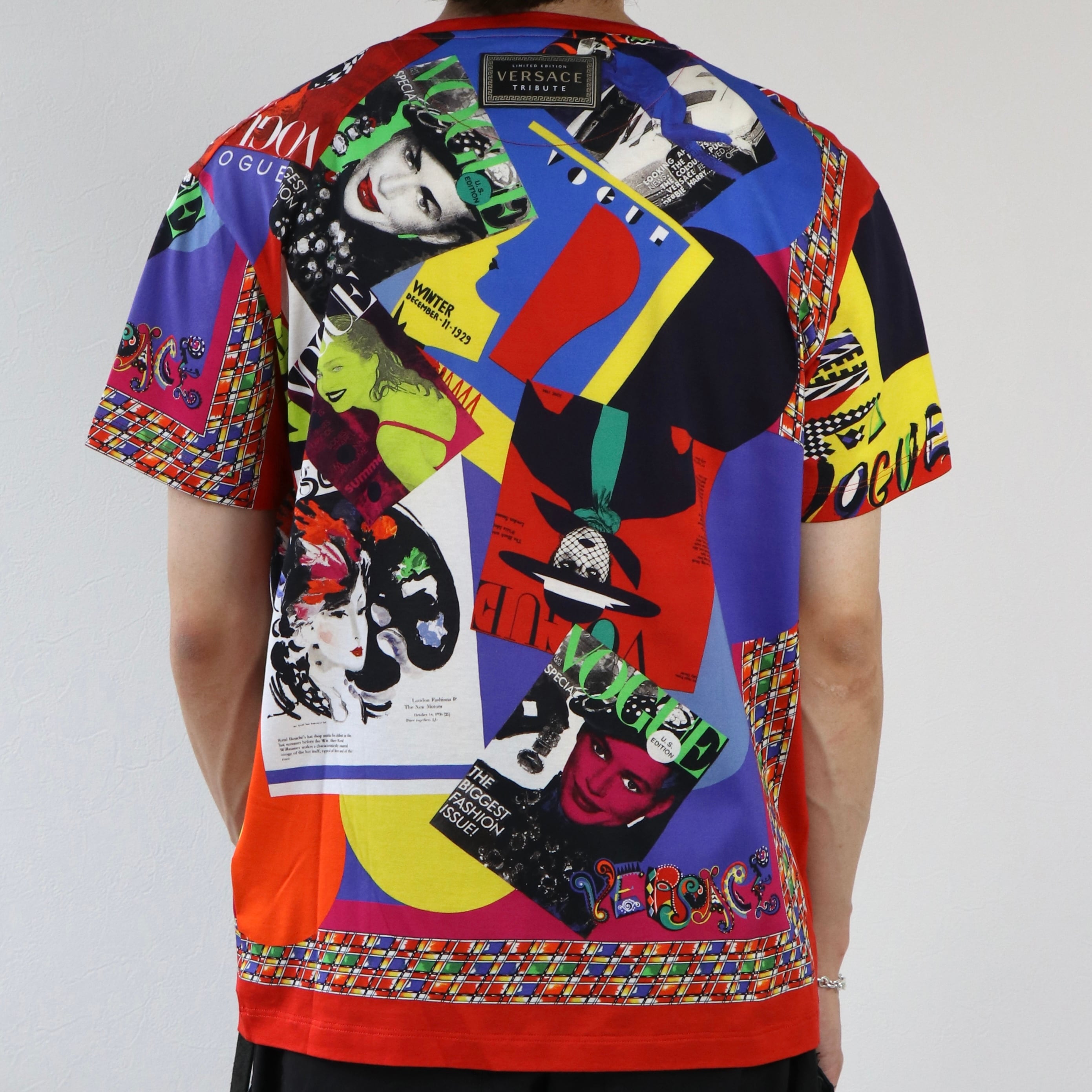 ジャンニヴェルサーチ GIANNI VERSACE Tシャツ Versace」ジャンニ・ヴェルサーチへのトリビュートTシャツ発売