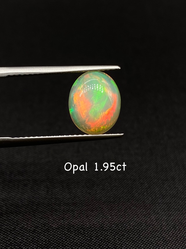 オパール 1.95ct ルース《幅広ベール状オーロラ/炎のような劇的色彩変化》
