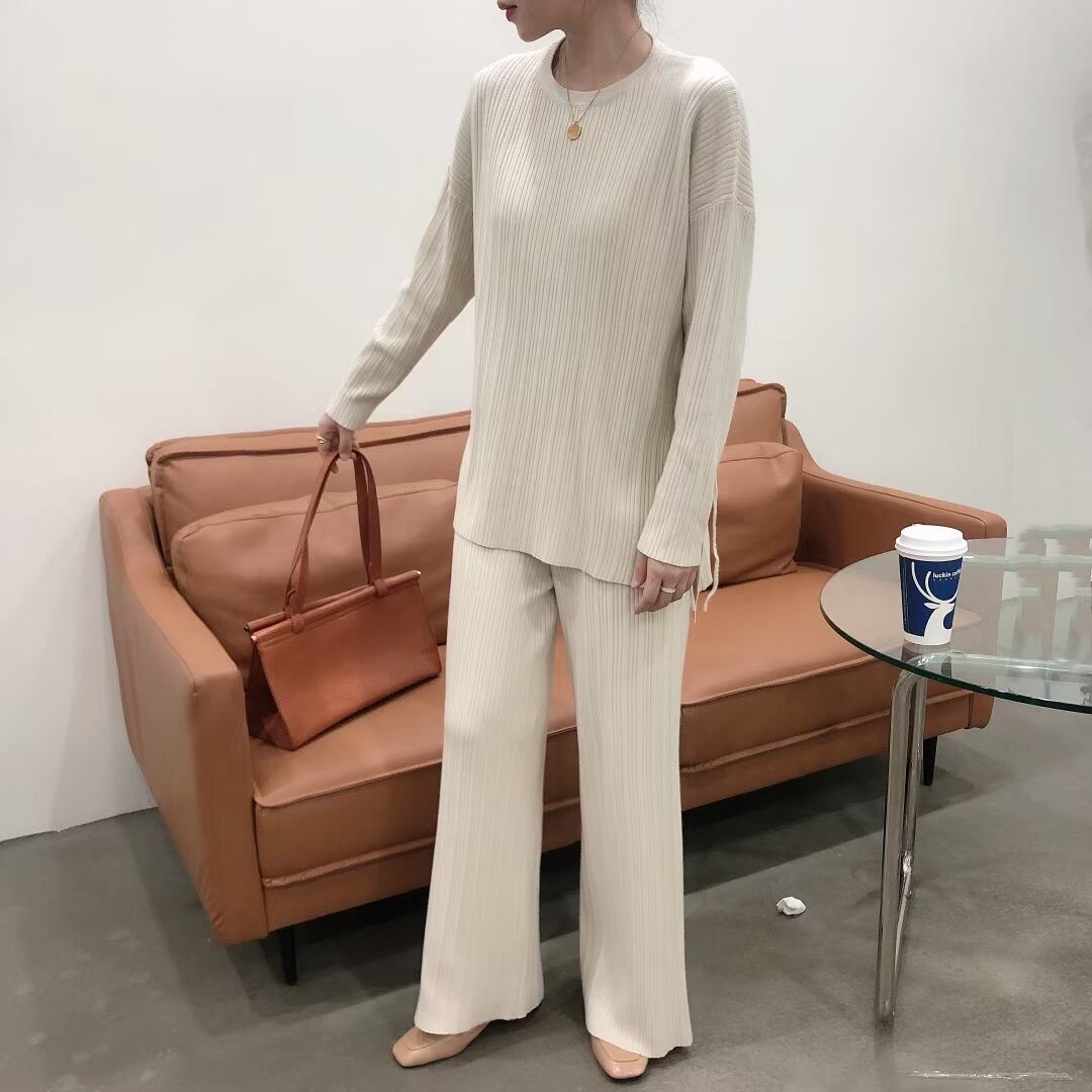 スリット入りプルオーバー&ワイドパンツ ニットセットアップ AJ1050-9052