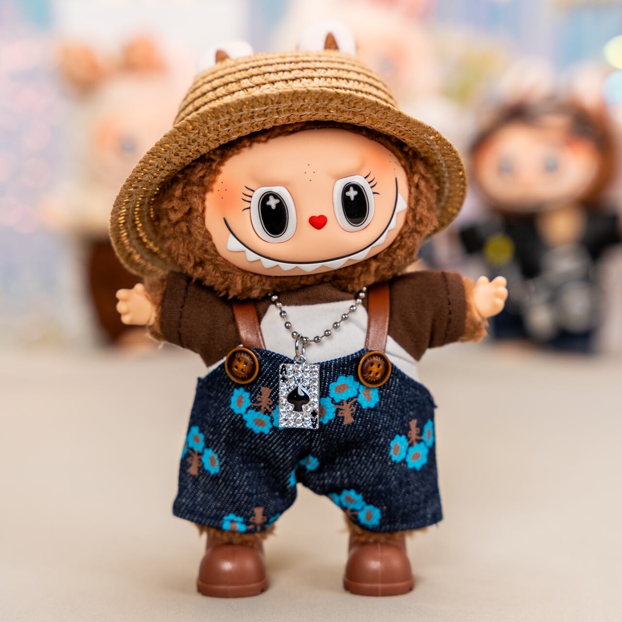 小花柄オーバーオールコーデ セット ストローハット・シューズ付き カジュアルでクールなスタイル