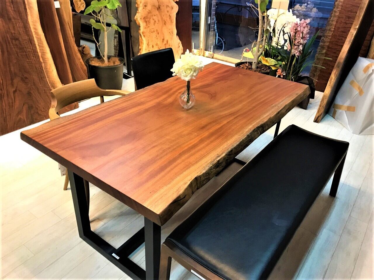 マホガニー・無垢一枚板、830mm（長さ）×520mm幅）×75㎜（厚み）