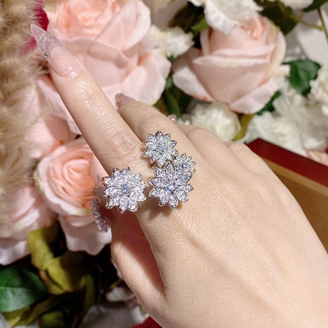 【即納】フラワーゴージャスリング