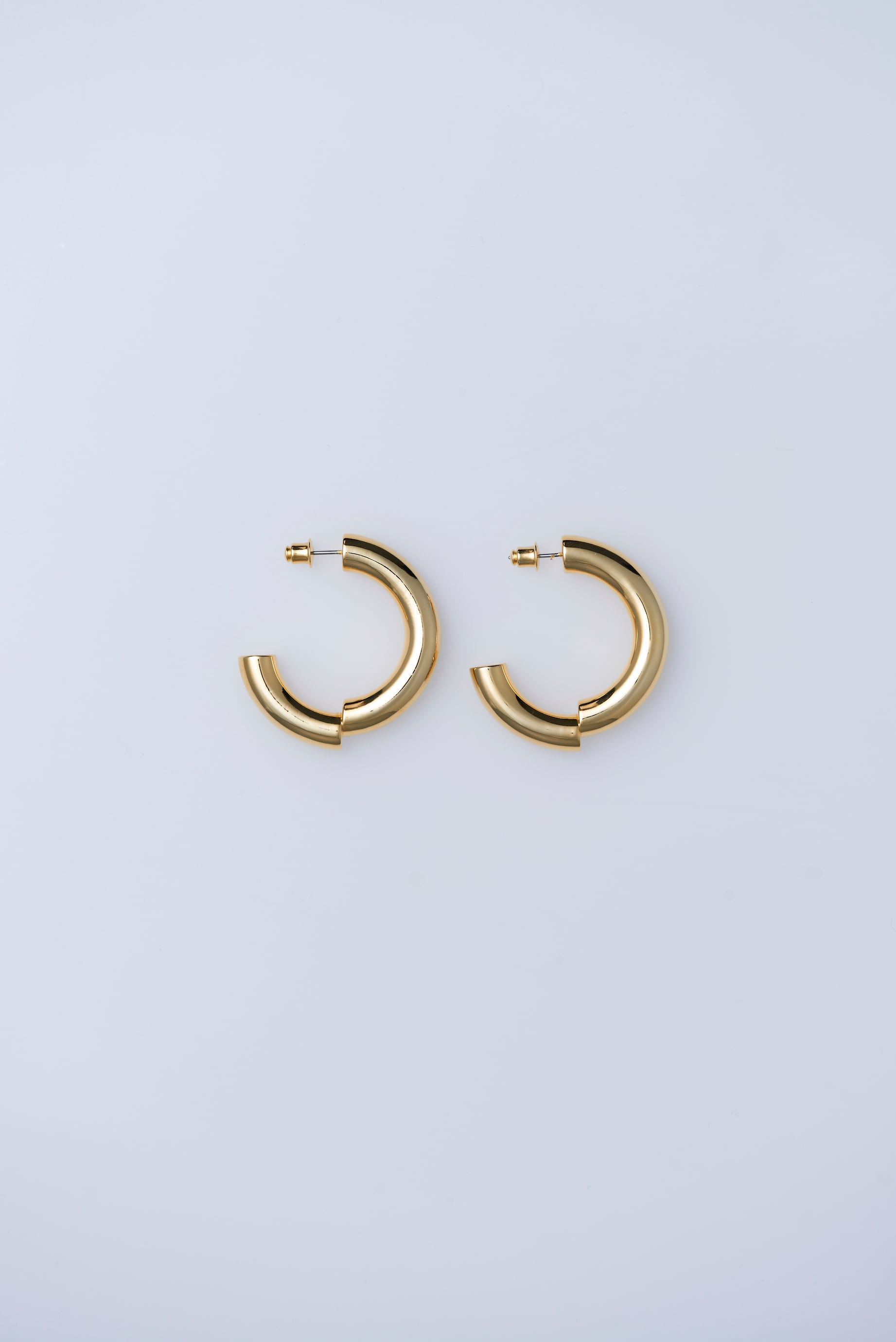 critical lab / Agata - pierce - / GOLD | POETRY critical lab / Agata - pierce - / GOLD | POETRY