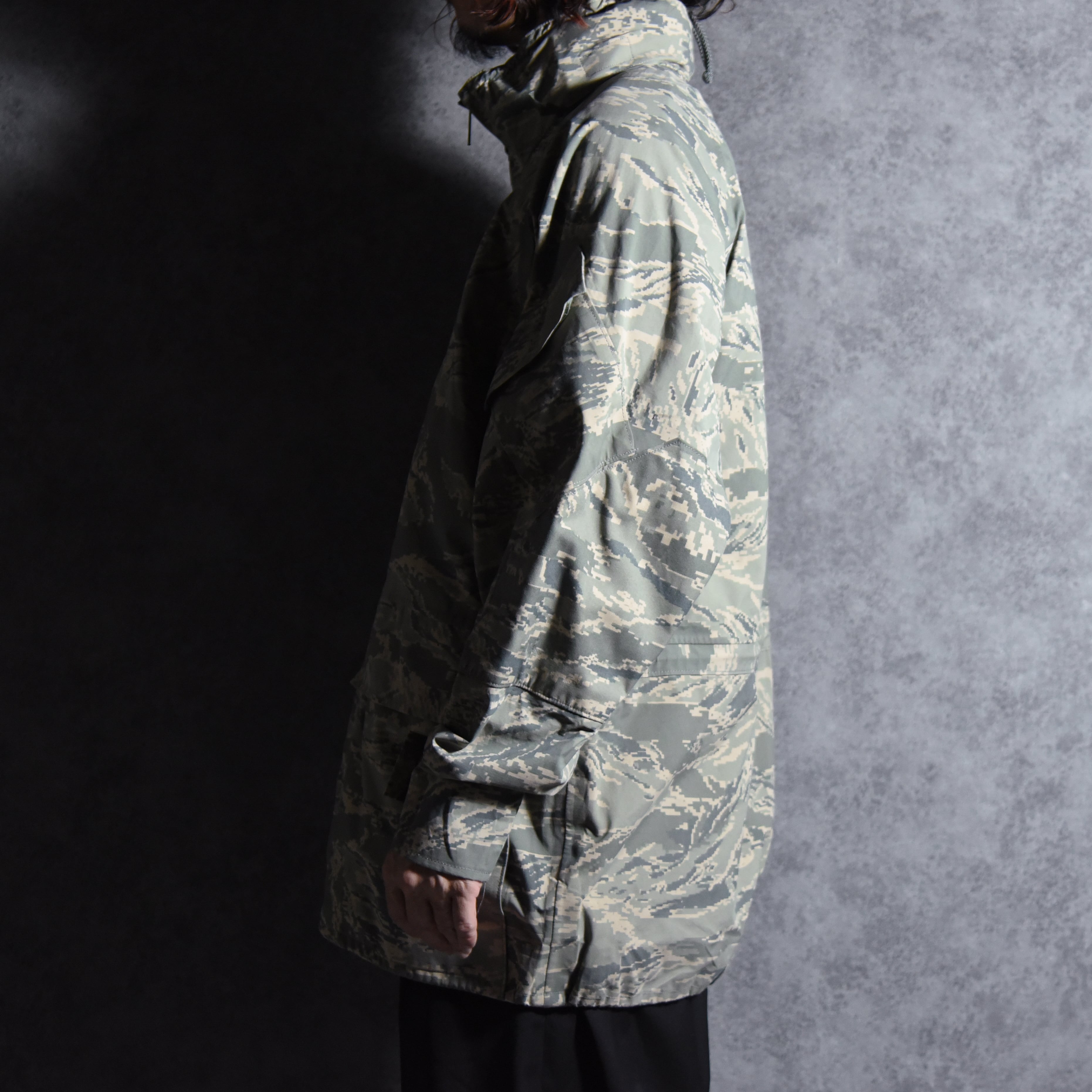 激レア　アメリカ製　U.S. AIR FORCE ACADEMYアノラック US AIR FORCE APECS ABU GORE-TEX PARKA デジタルタイガーカモ