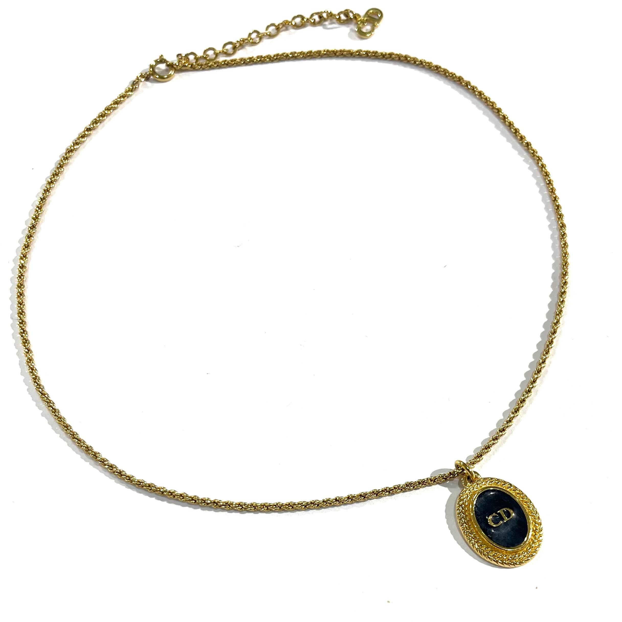 Christian Dior】2975 CD ロゴ オーバル DIORペンダント ネックレス