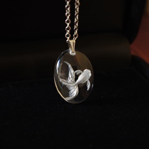 手彫りのインタリオ【金魚】ペンダント 受注生産