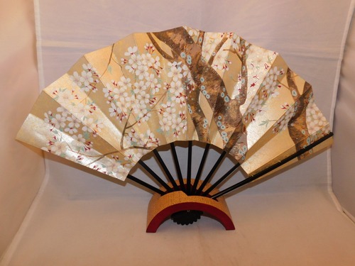 桜、秋草の飾り扇(ビンテージ) )cherry blossoms and autumn flowers pattern vintage fun(made in Japan)(No38)