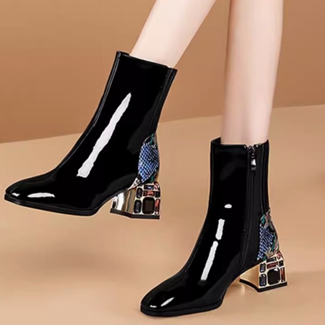 バックデザインジュエリーヒールブーツ　A2272